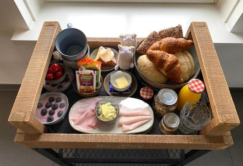 غرفة قياسية مزوَّدة بتراس, T Lant Van Texsel