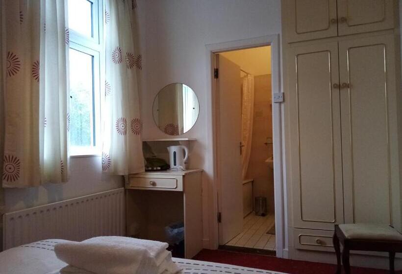 اتاق استاندارد, Lavelle's Seaside House & Mickey's Bar