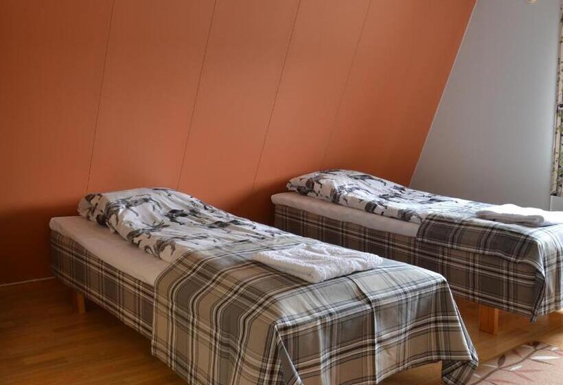 バス共有のスタンダードルーム, Tenon Eräkievari