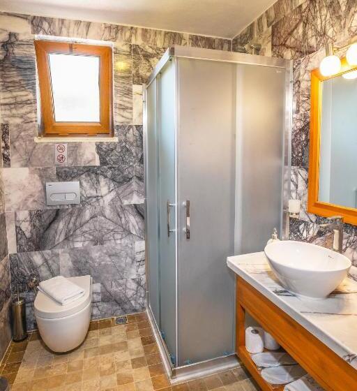 סוויטת ג'וניור נוף הרים, Gumus Konak