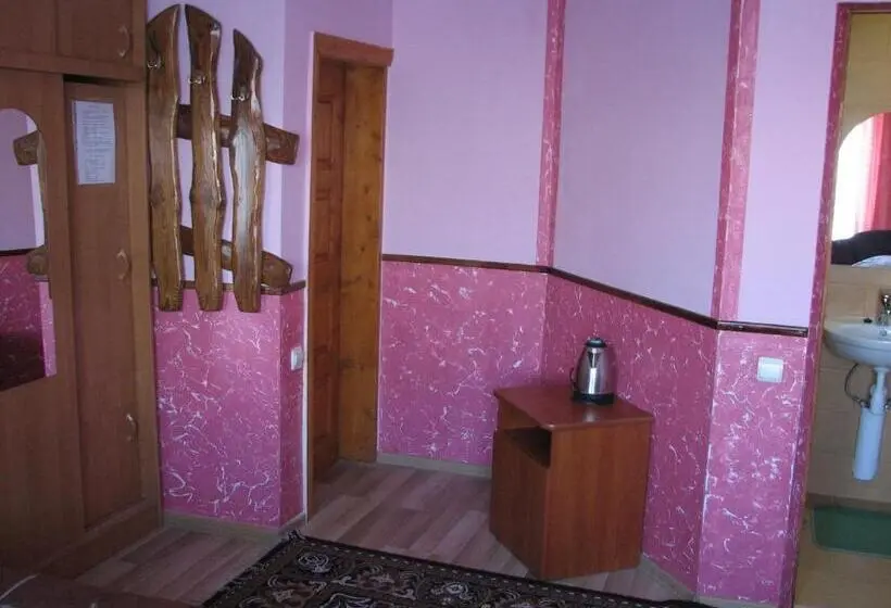 اتاق لوکس خانوادگی, U Tetyany