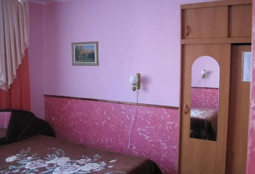 اتاق لوکس خانوادگی, U Tetyany
