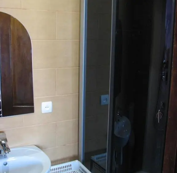اتاق لوکس خانوادگی, U Tetyany