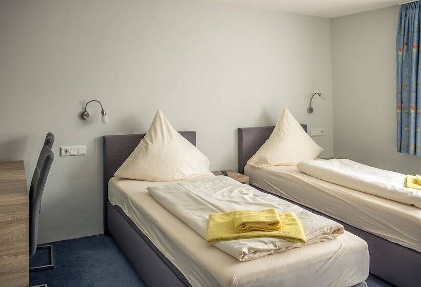 Camera Standard, Pension Torkelstube