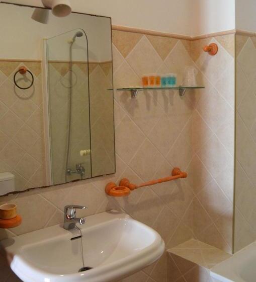 חדר סטנדרט לשלושה, Hostal Doña Antonia