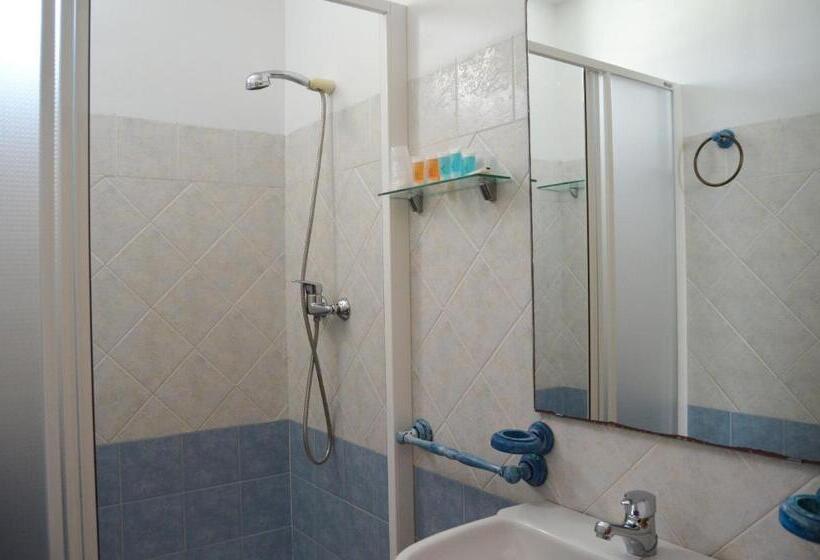 חדר סטנדרט לארבעה, Hostal Doña Antonia