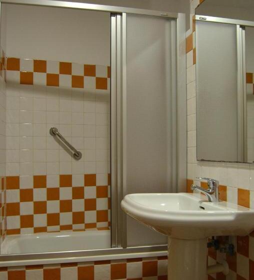 经济房, Hostal Doña Antonia