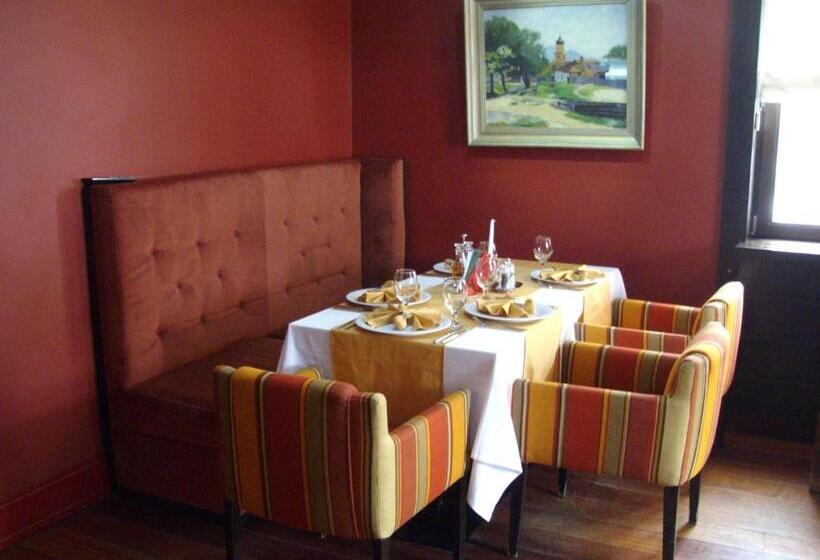 חדר משפחתי, Kokoshkovata Boutique House