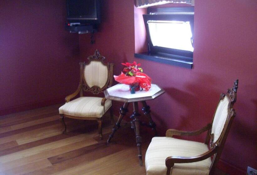 סוויטה עם ג'קוזי, Kokoshkovata Boutique House