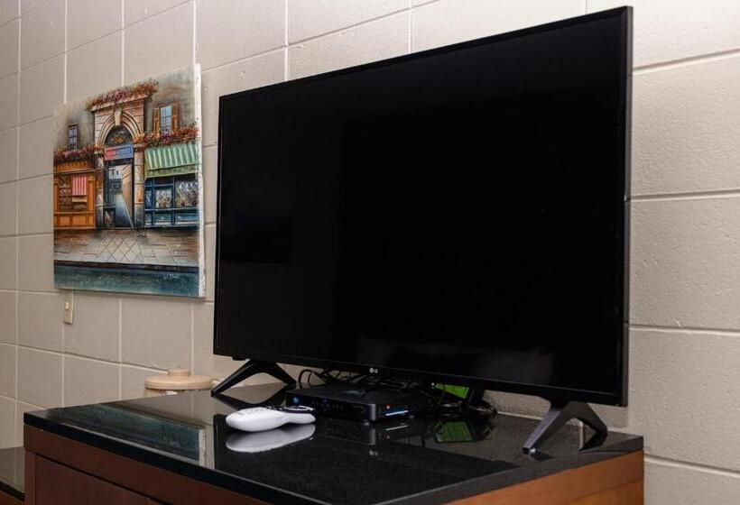 オーシャンビューファミリールーム, Charlroy Motel