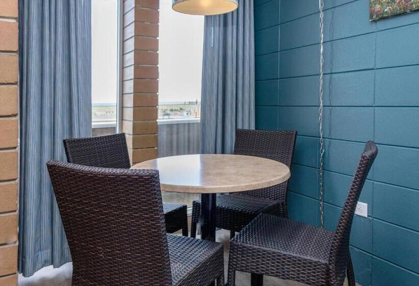 オーシャンビューファミリールーム, Charlroy Motel