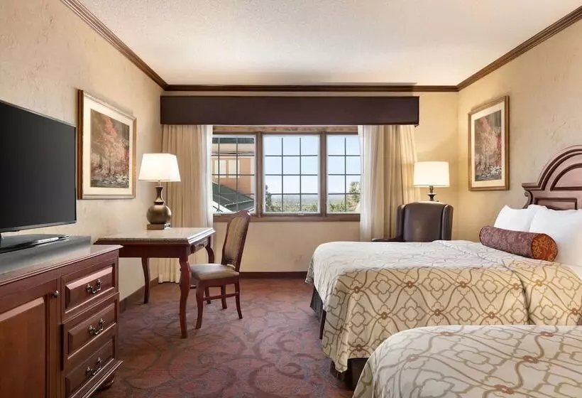 اتاق استاندارد, Chateau On The Lake Resort Spa And Convention Center