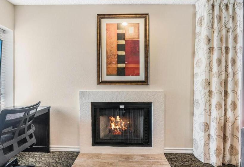 デラックススタジオ, Chase Suite  El Paso