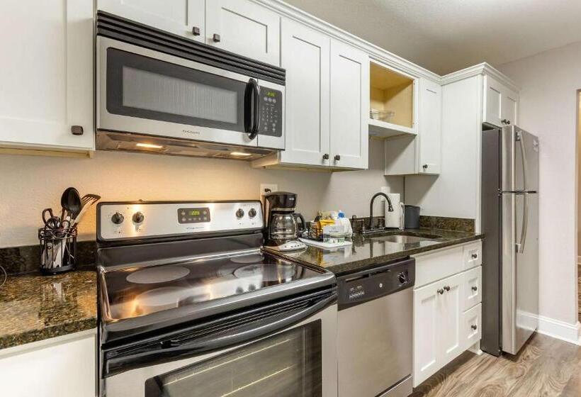 带大床的套房, Church Street Inn, Ascend Hotel Collection