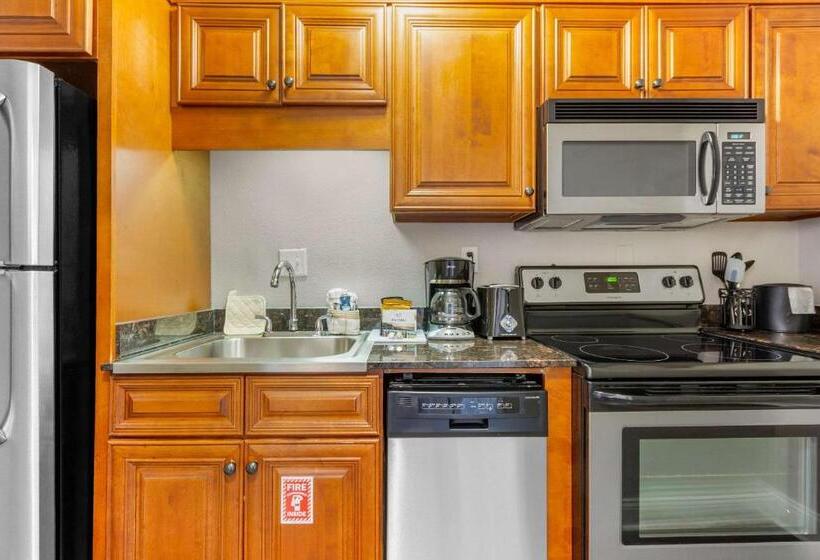 带大床的套房, Church Street Inn, Ascend Hotel Collection