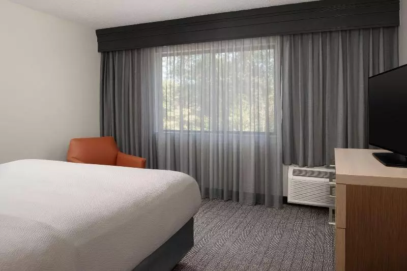سوئیت با تخت بزرگ, Courtyard By Marriott Dothan