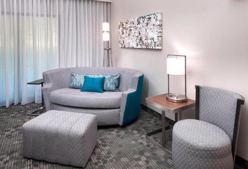 스위트 킹사이즈 침대, Courtyard By Marriott Pensacola