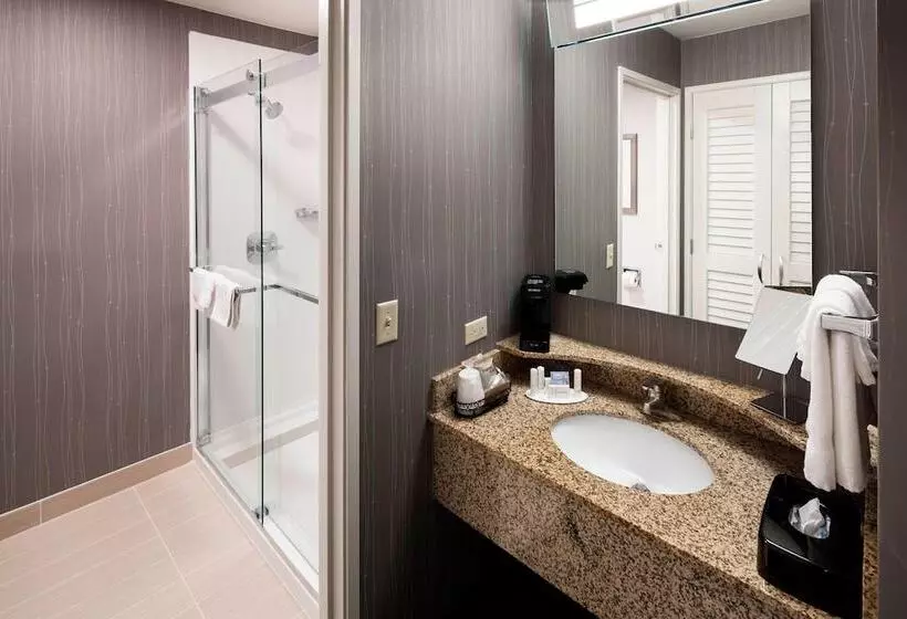 ２ダブルベッドのスタンダードルーム, Courtyard By Marriott Pensacola