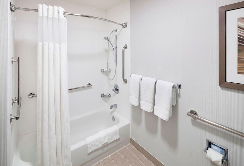 غرفه قياسيه سريرين مزدوجين, Courtyard By Marriott Pensacola