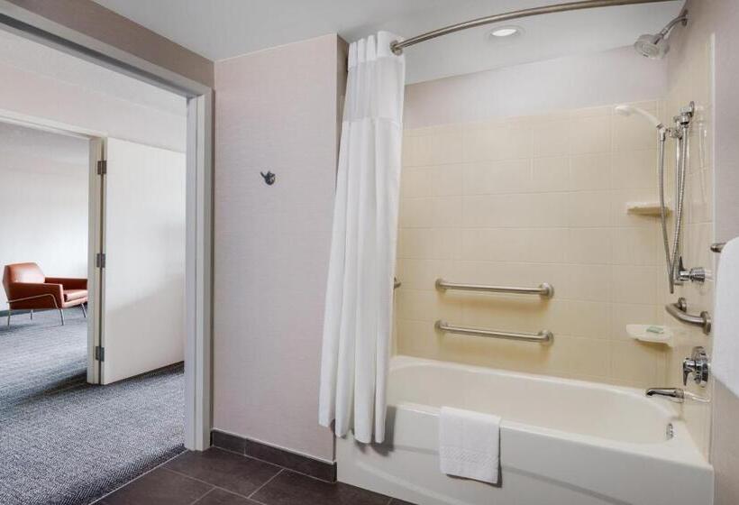 Стандартный Номер Кровать Кинг, Courtyard Manchesterboston Regional Airport