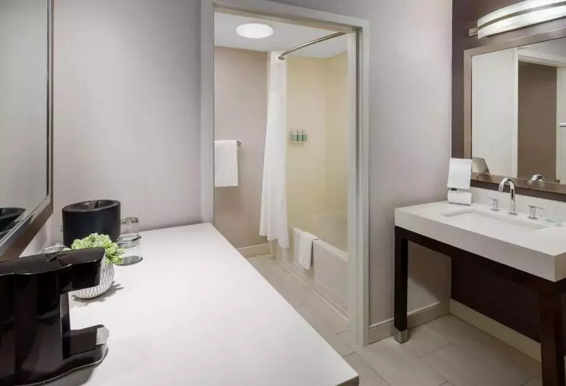 اتاق استاندارد, Courtyard Manchesterboston Regional Airport
