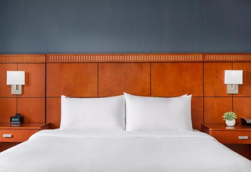 سوئیت اجرایی با تخت کینگ, Courtyard Manchesterboston Regional Airport