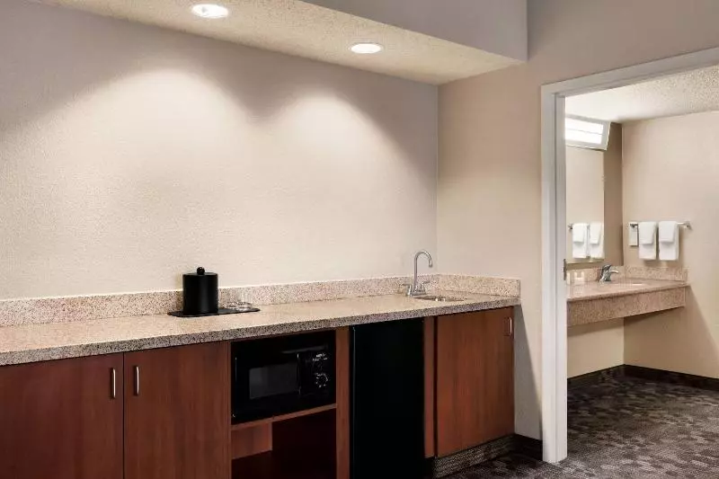 Standard-huone, Courtyard By Marriott Tulsa Central