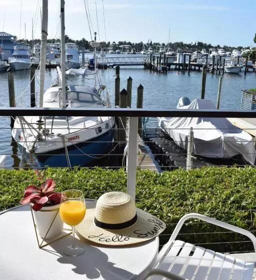 اتاق لوکس با تخت بزرگ, Cove Inn On Naples Bay