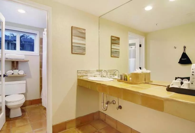 اتاق استاندارد با تخت بزرگ, Cypress Inn On Miramar Beach