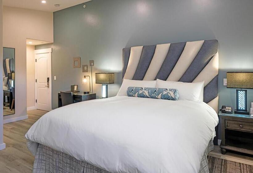 חדר פרמיום, Cypress Inn On Miramar Beach