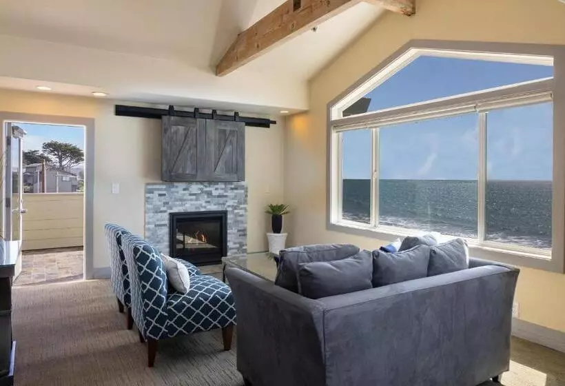 سوئیت پریمیوم, Cypress Inn On Miramar Beach