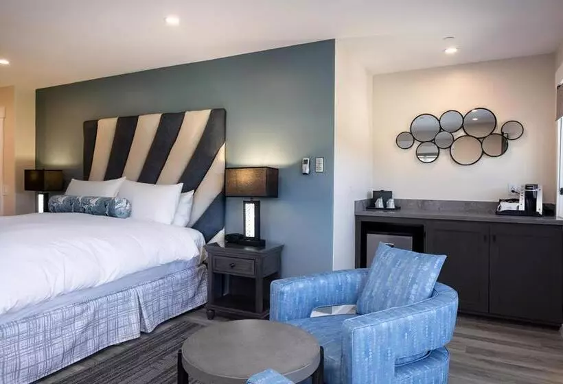 اتاق لوکس با تخت بزرگ, Cypress Inn On Miramar Beach
