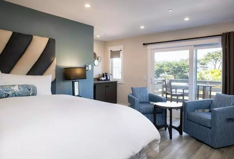 اتاق لوکس با تخت بزرگ, Cypress Inn On Miramar Beach