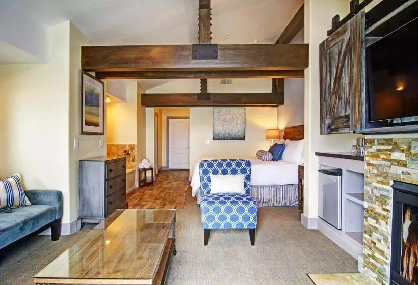 سوئیت اجرایی با تخت کینگ, Cypress Inn On Miramar Beach