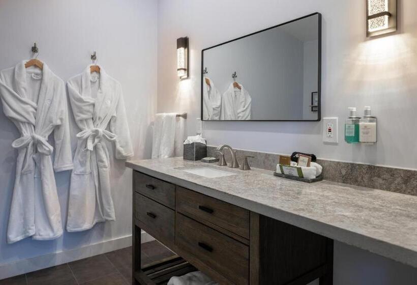 חדר פרמיום, Cypress Inn On Miramar Beach