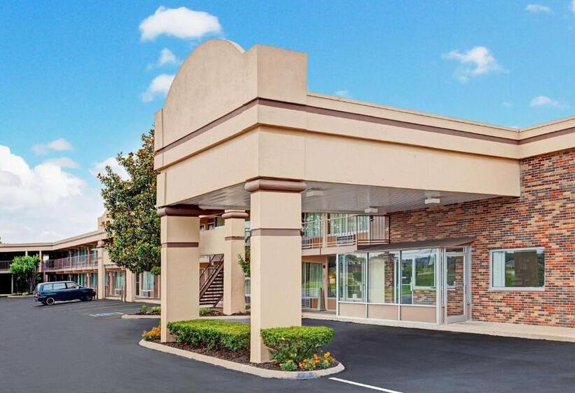 스탠다드 룸 킹사이즈 침대, Days Inn By Wyndham Clarksville Tn
