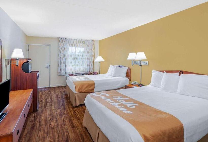 חדר סטנדרט שתי מיטות זוגיות, Days Inn By Wyndham Clarksville Tn