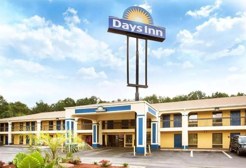 キングサイズベッドのスイートルーム, Days Inn By Wyndham Covington
