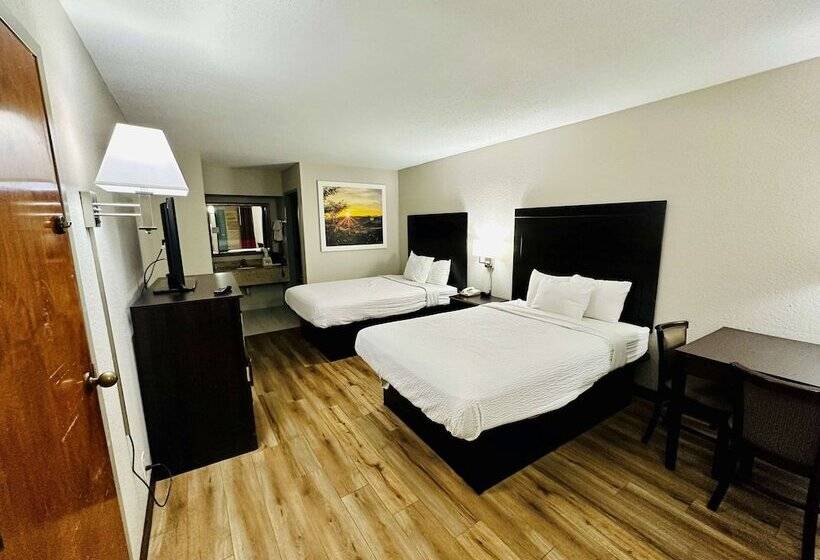 带2个双人床的标准工作室, Days Inn By Wyndham Easley/greenville/clemson Area