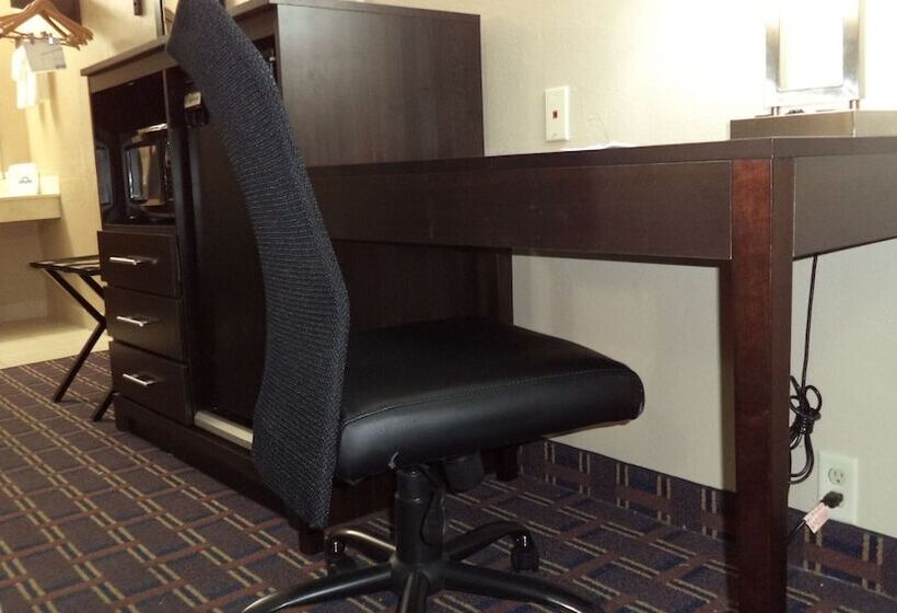 Номер Стандарт 2 Двуспальные Кровати, Days Inn By Wyndham Maumee/toledo