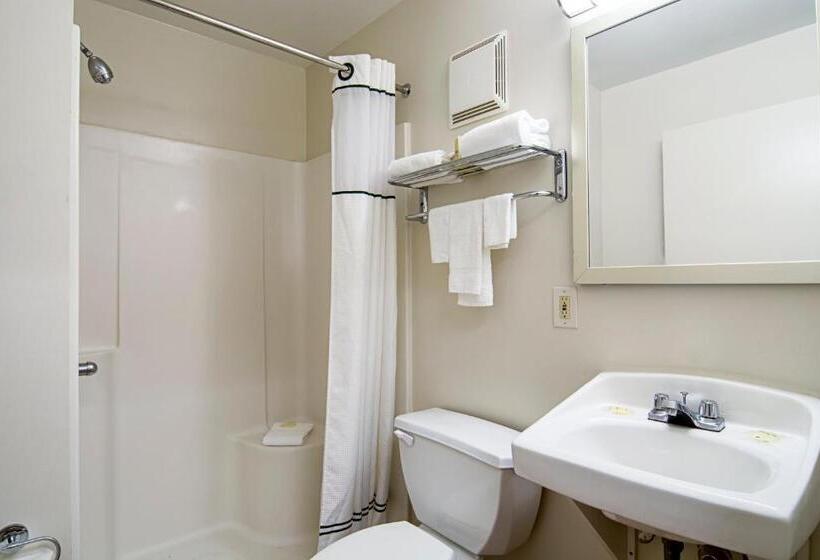 Студия Стандарт, Hometowne Studios By Red Roof Chicago Waukegan