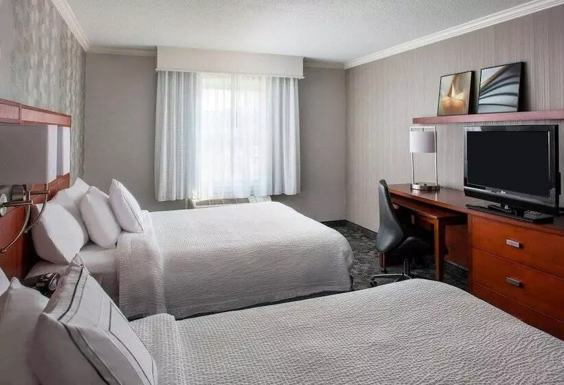 ２ダブルベッドのスタンダードルーム, Sonesta Select Boston Lowell Chelmsford