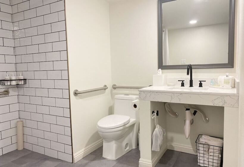 장애인을 위한 킹사이즈 침대 스탠다드 룸, Vinland Hotel And Lounge