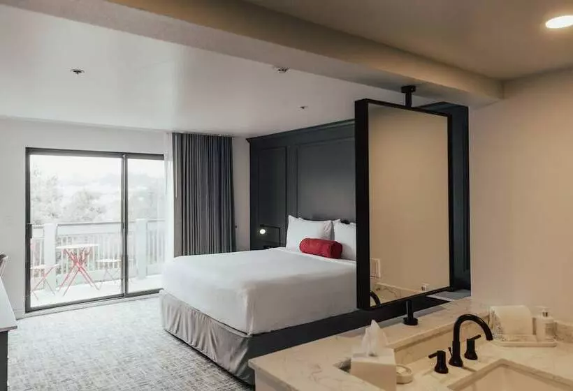 اتاق سوپریور با تخت بزرگ, Vinland Hotel And Lounge