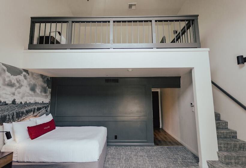 디럭스 룸 킹사이즈 침대, Vinland Hotel And Lounge