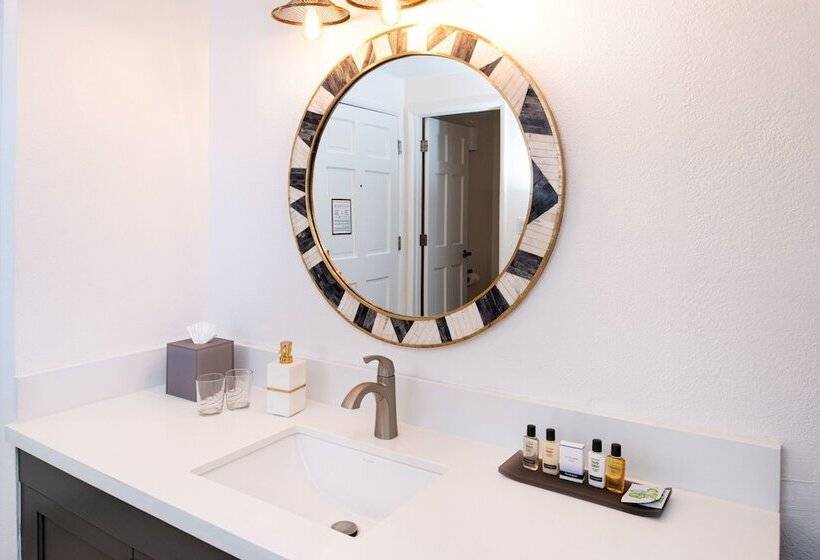 غرفة قياسية سرير كينج لذوى الإحتياجات الخاصة, Wine Valley Inn