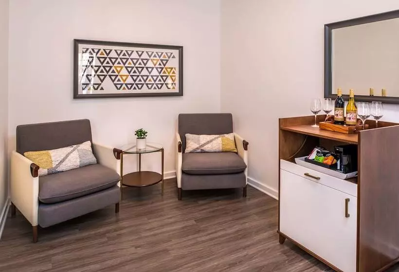 اتاق استاندارد با تخت بزرگ برای معلولان, Wine Valley Inn