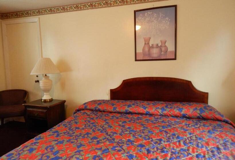 스탠다드 룸 킹사이즈 침대, Knights Inn Centerville Cape Cod Area