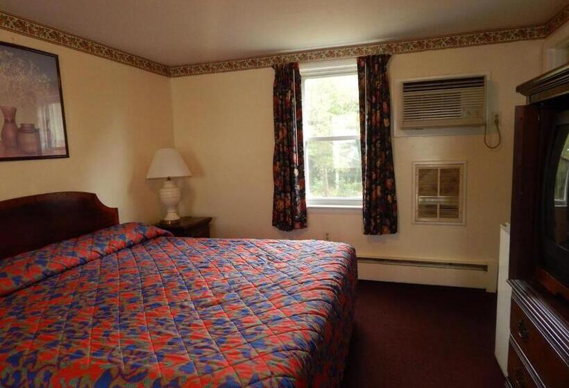 스탠다드 룸 킹사이즈 침대, Knights Inn Centerville Cape Cod Area