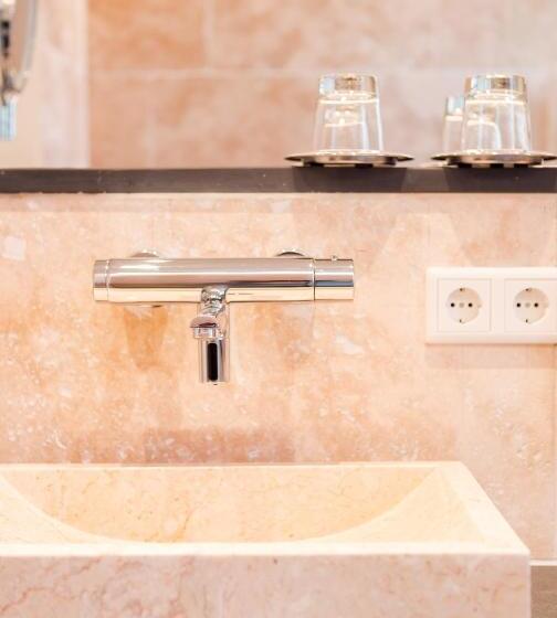 コンフォートルーム, Bio Hotel Kunstquartier